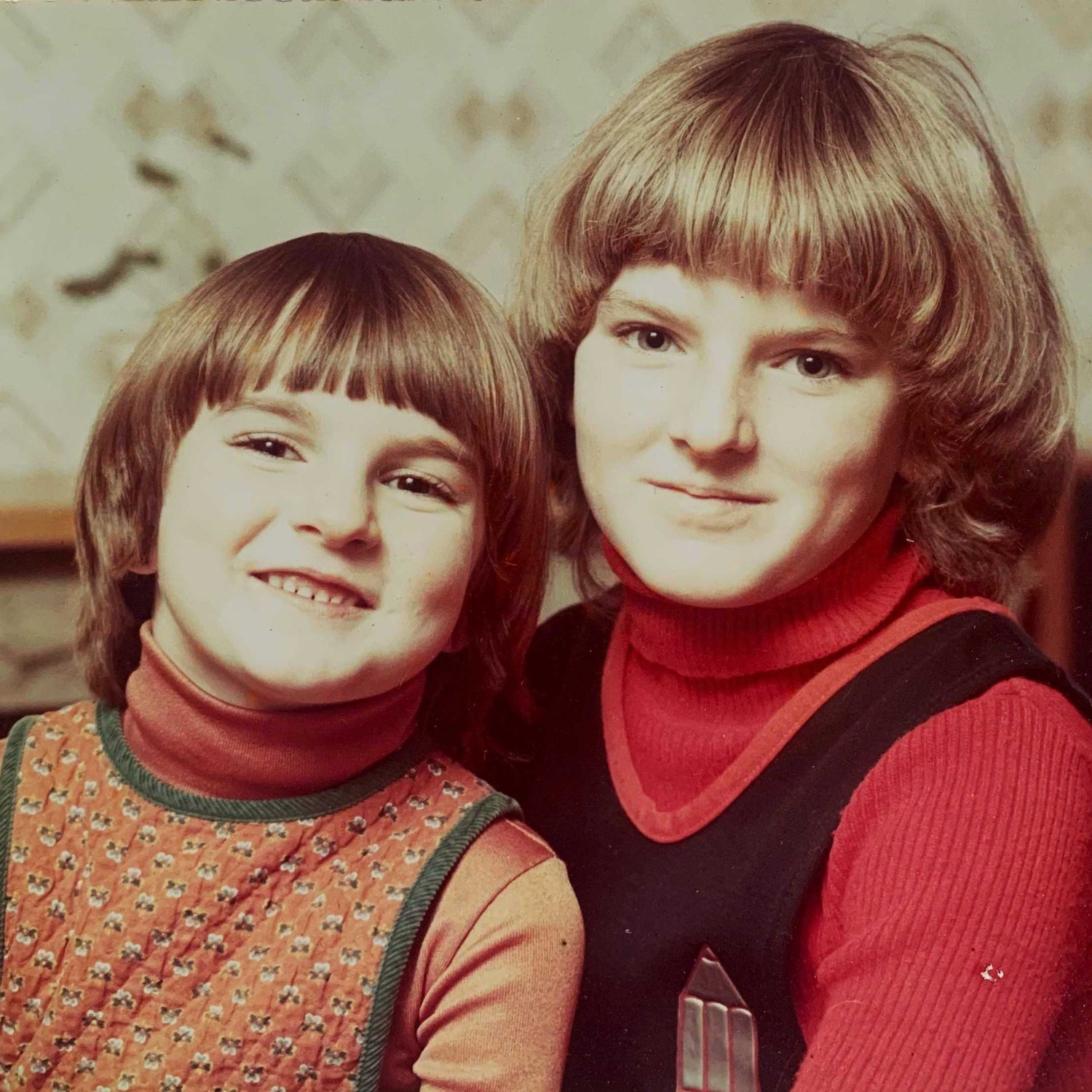 Female Founders, Lara & Sian, photograph when they were young in the 70s