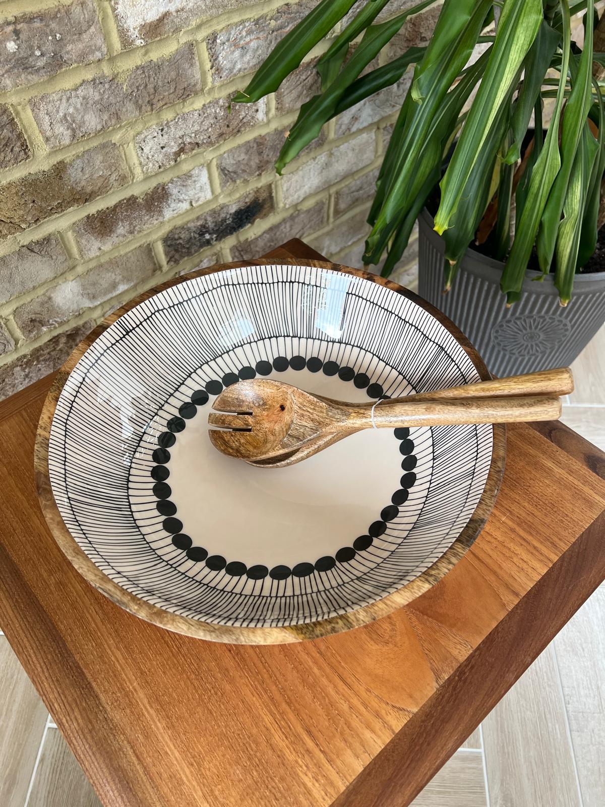 Large Round wooden bowl with decorative black and white abstract circles design.  Made from sustainable mango wood.  Large statement bowl suitable for cold and warm food. Size 35cm diameter. With plain matching salad spoon & fork