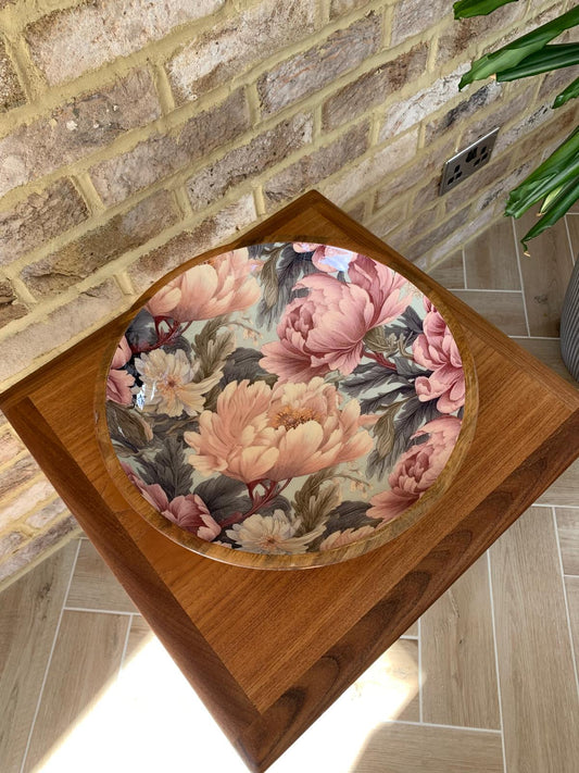 Large statement bowl with a stunning dusty peonies design.  Made from sustainable mango wood