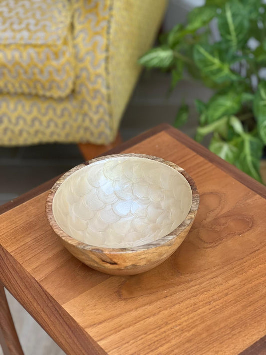 Small Bowl in Primrose Yellow (18cm)
