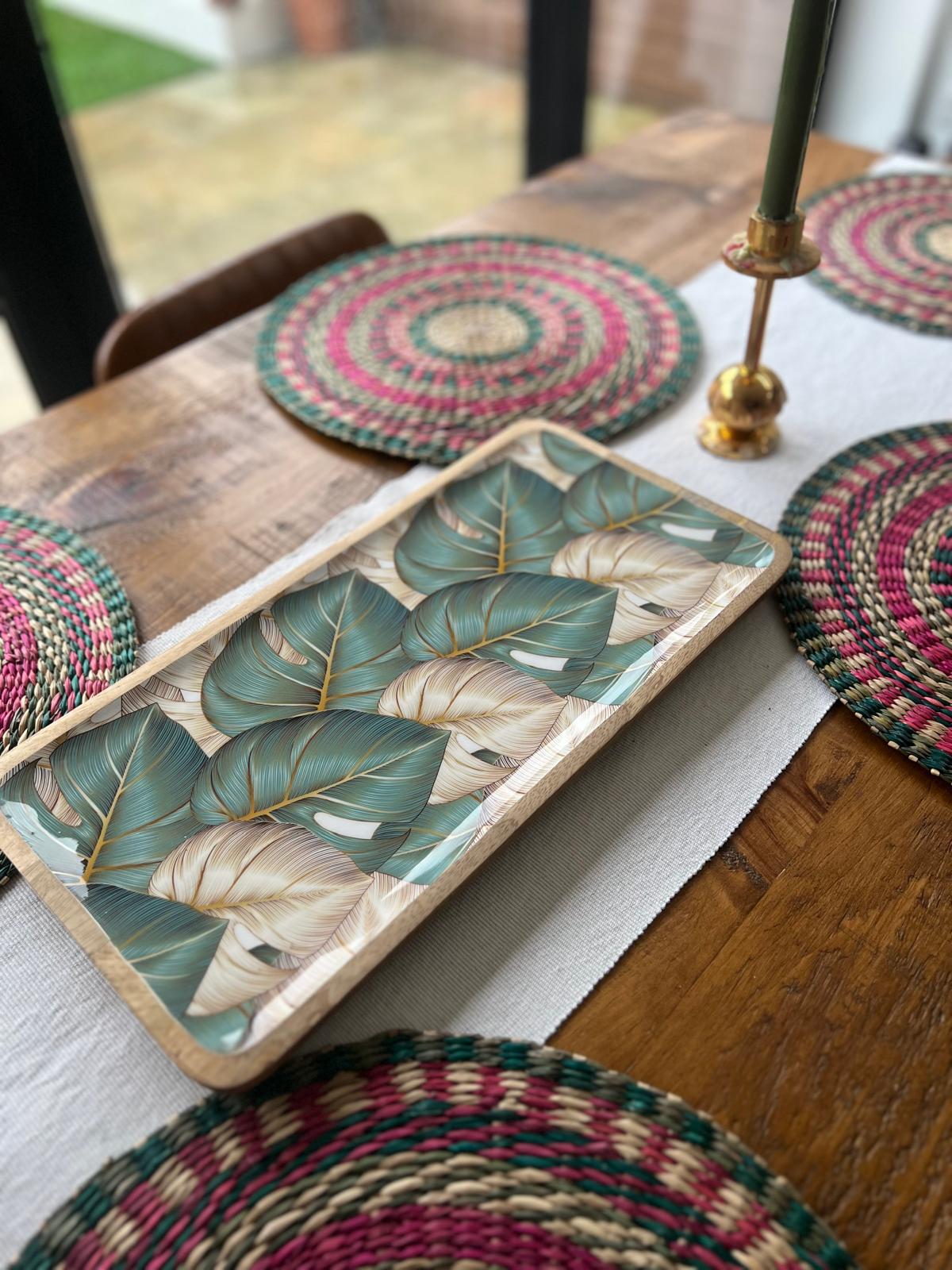 Medium and large platter - suitable for cold and warm food.  This beautiful design features monstera (aka cheese plant) leaves in green & golden beige; The ideal gift for anyone who loves house plants!!  Made from sustainable mango wood