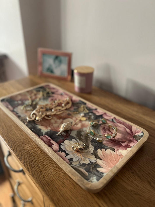 Medium and large platter - suitable for cold and warm food.  This design features unfurling peonies in dusty rose pink & cream hues.  Also featuring subtle tones of grey & green. Made from sustainable mango wood