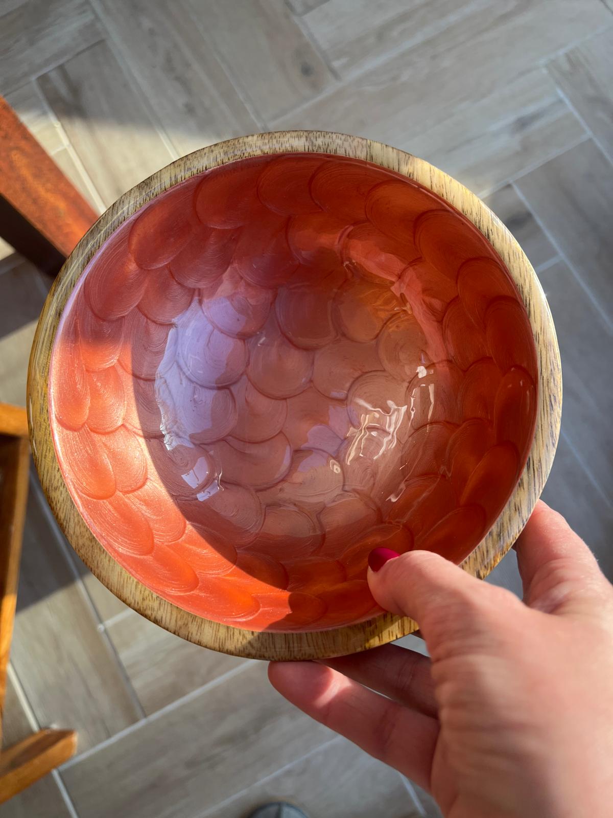 Small Pearl Finish Bowl in Salmon Pink (18cm)