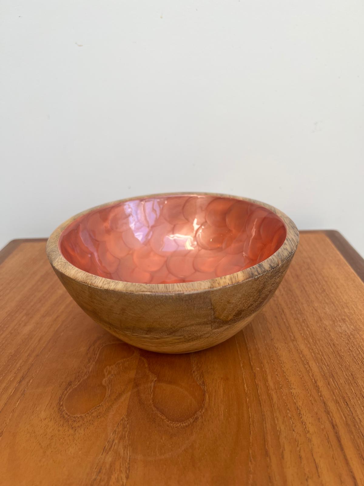 Small Pearl Finish Bowl in Salmon Pink (18cm)
